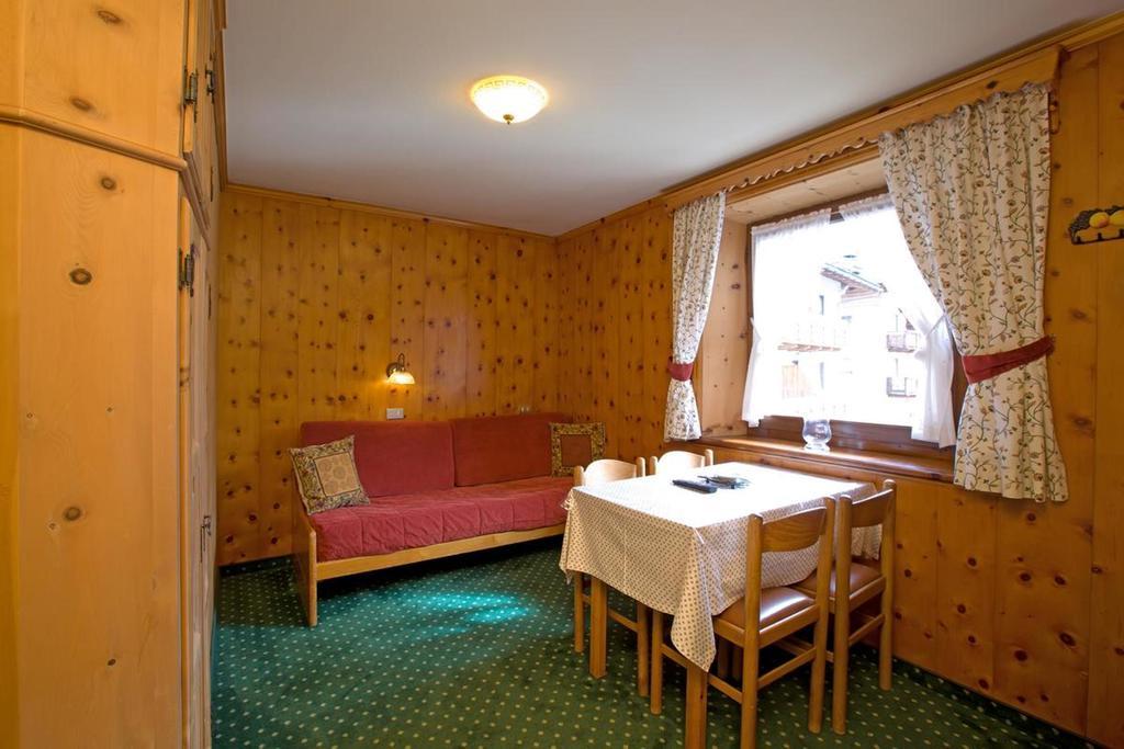 Residence L'Arcobi Livigno Buitenkant foto